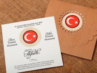 Bayraklı sünnet davetiyesi.