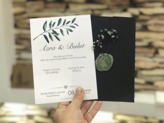 Yaprak Basılı Mühürlü Siyah Zarflı