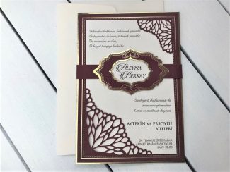 Bordo ve krem tonlarındaki eski tarzda ürün.